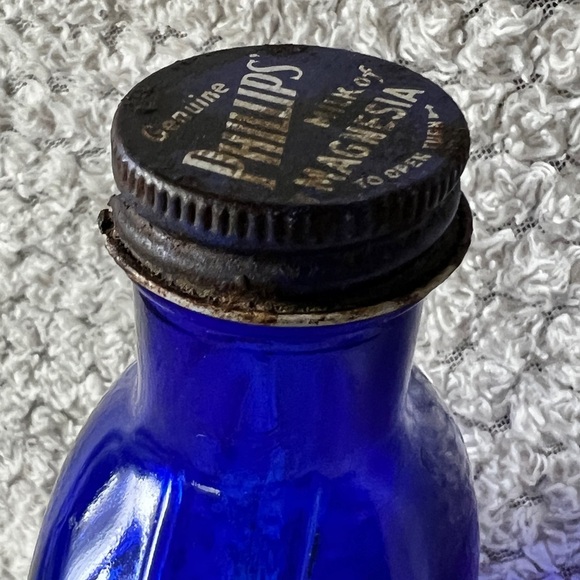 Large 1940’s Cobalt Blue Glass Phillips Milk of Magnesia 8” Apothecary Collect!! - Picture 10 of 14